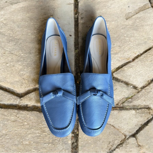 Cole Haan Candace Bow Leather Slip-On Loafer - Gold Heel Accents - New, Size 8B - Picture 14 of 15